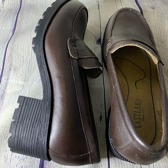 Eastland Newbury Leather Heeled Loafers Size 7 - Picture 7 of 11